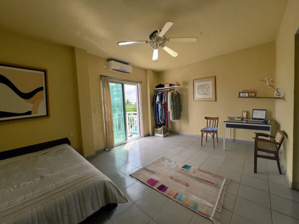 Large 1-bedroom - Image 2
